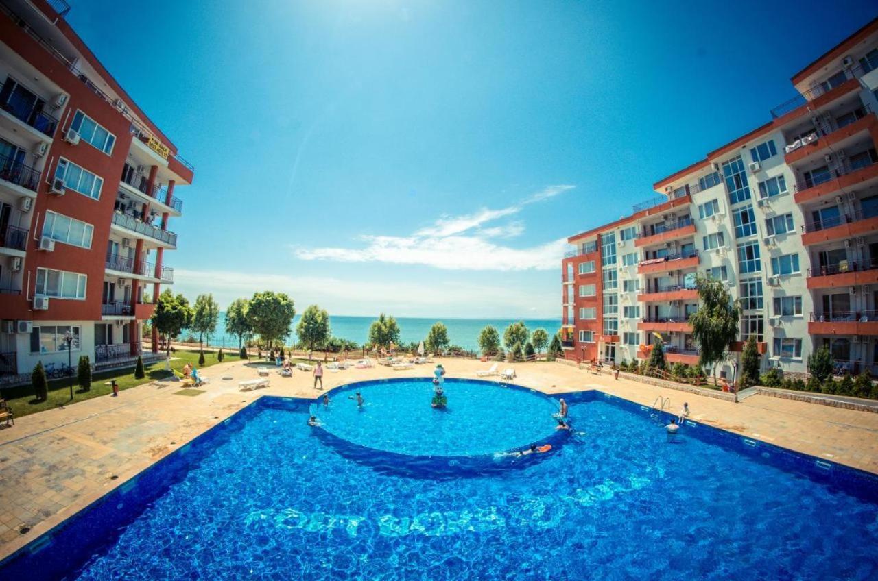 Beautiful Apartment Right By The Sea, Sveti Vlas Exterior foto