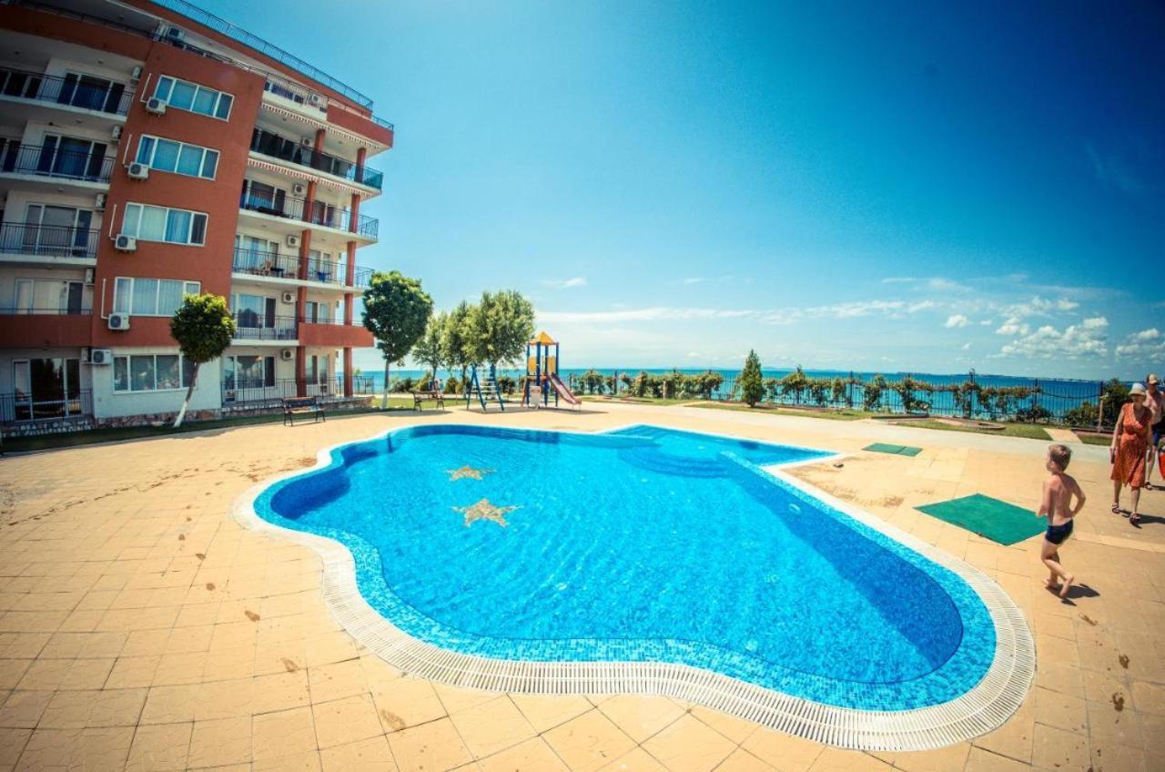 Beautiful Apartment Right By The Sea, Sveti Vlas Exterior foto