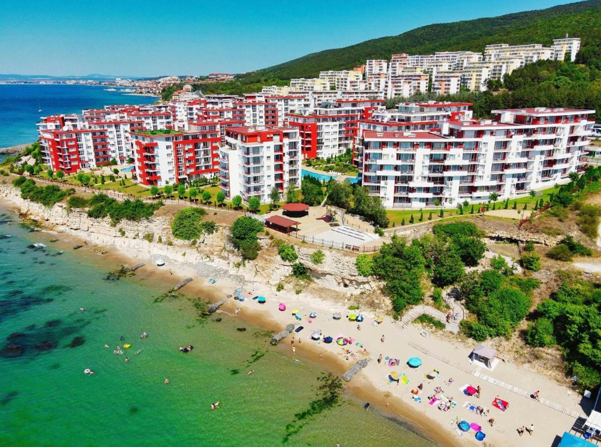 Beautiful Apartment Right By The Sea, Sveti Vlas Exterior foto