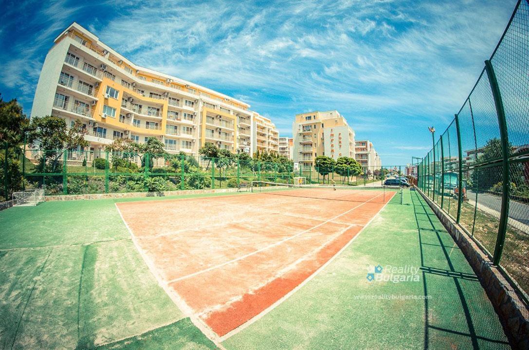 Beautiful Apartment Right By The Sea, Sveti Vlas Exterior foto