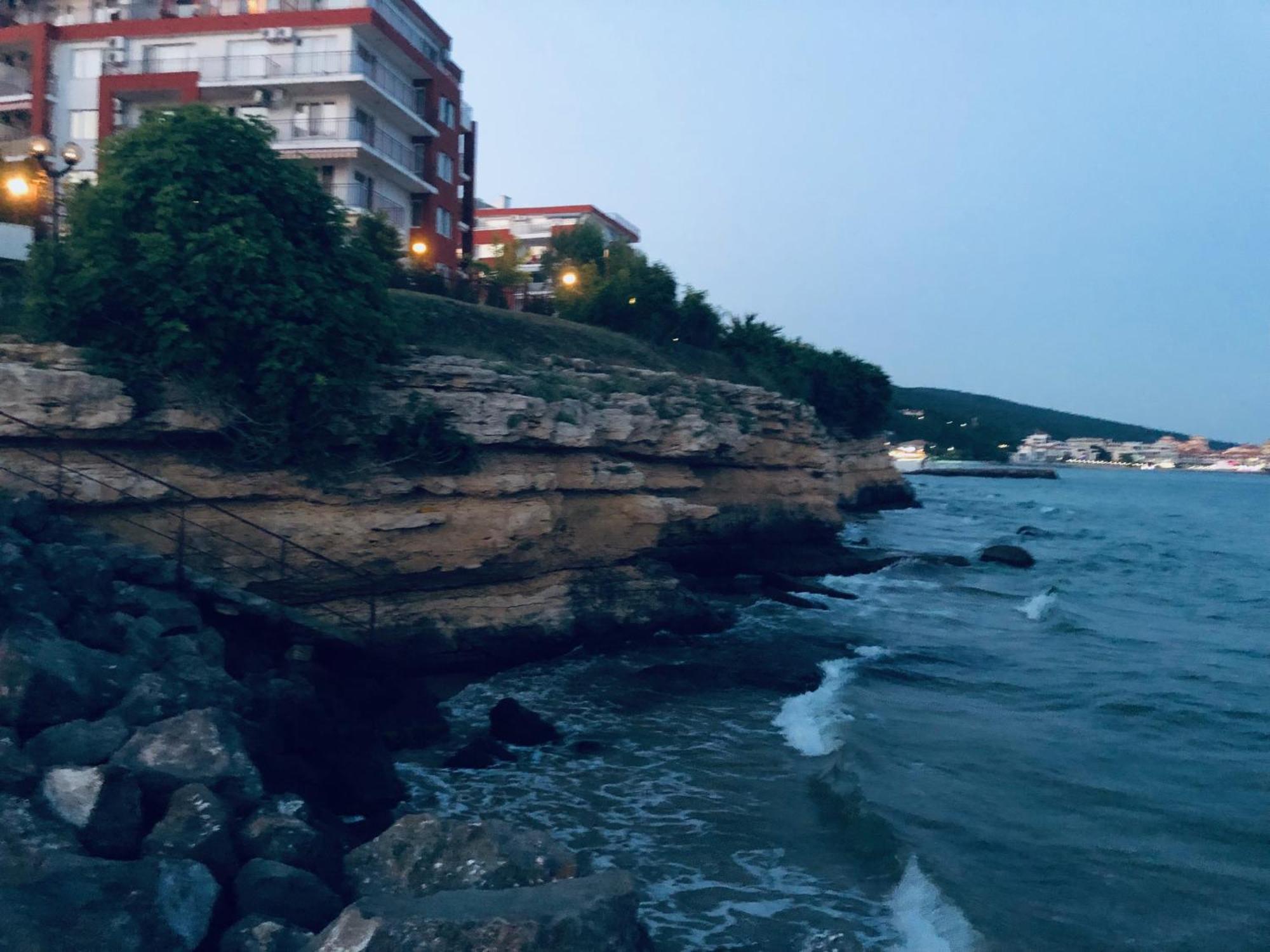 Beautiful Apartment Right By The Sea, Sveti Vlas Exterior foto