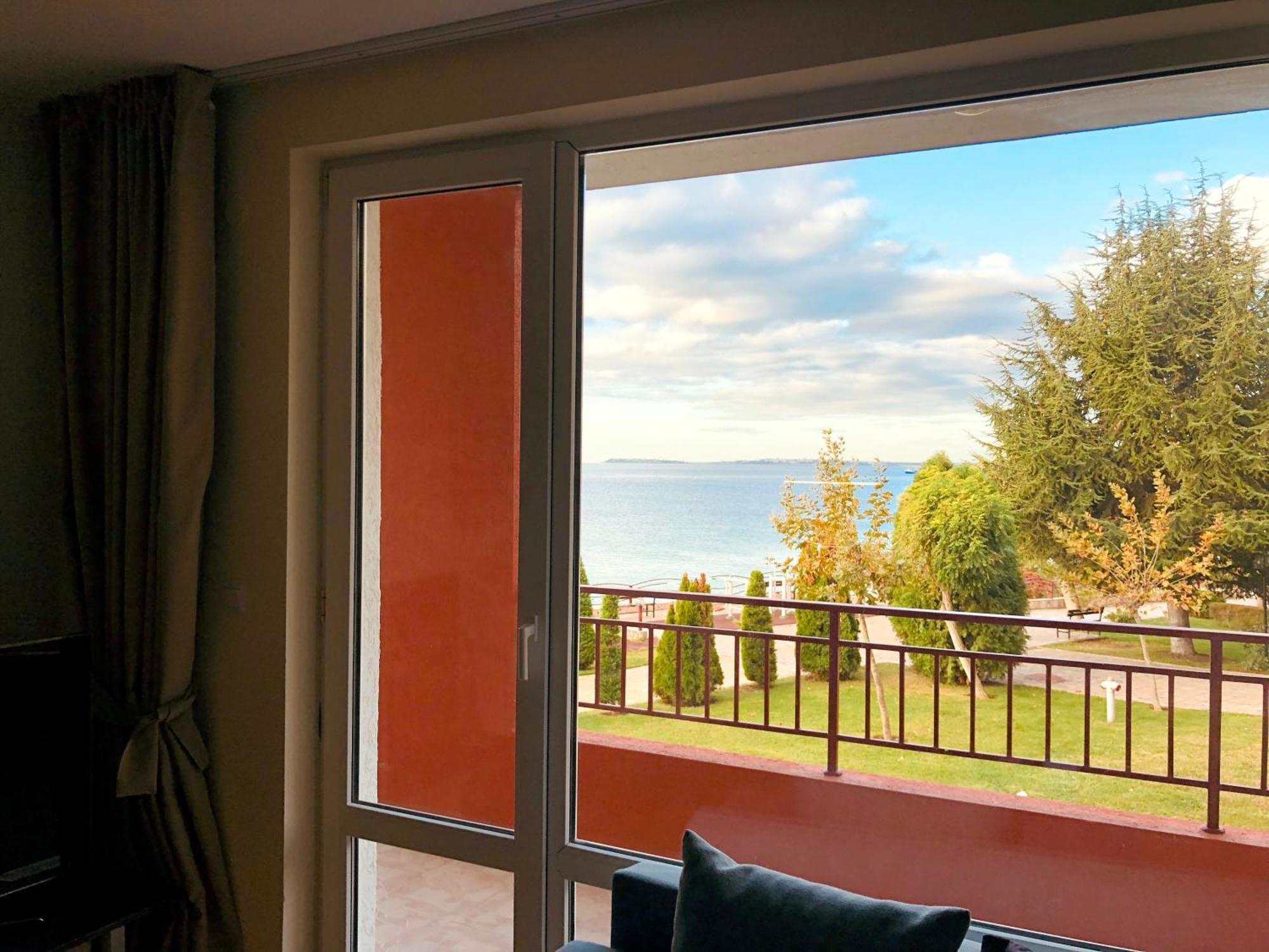 Beautiful Apartment Right By The Sea, Sveti Vlas Exterior foto